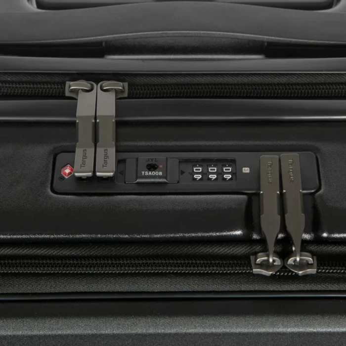 Targus Pro-Tek Carry-on Trolley Black 03 Targus Pro-Tek Carry-on Trolley Black กระเป๋าเดินทาง น้ำหนักเบา ขนาด 20 นิ้ว สีดำ