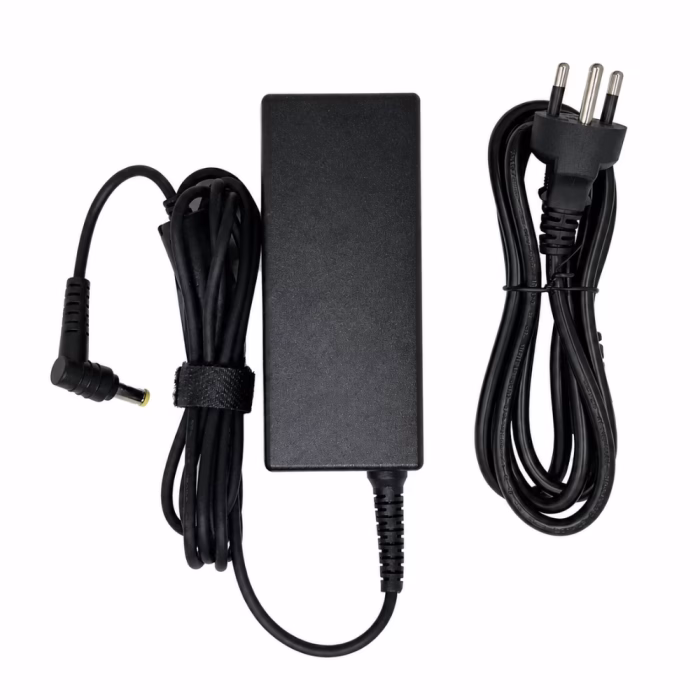 acer-adapter-19v-342a-65w-55x17mm-3 ชุดอะแดปเตอร์ชาร์จโน้ตบุ๊ก Acer 19V 3.42A 65W วางแสดงตัวกล่องอะแดปเตอร์ สาย DC และสายปลั๊กไฟ AC แบบ 3 ขา