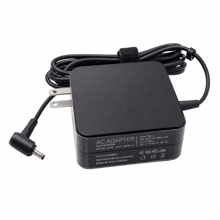 อะแดปเตอร์ชาร์จโน้ตบุ๊ก Asus 19V 3.42A 65W มุมมองด้านบน แสดงผิวสัมผัสเรียบหรู ขาปลั๊กไฟและสายชาร์จ
