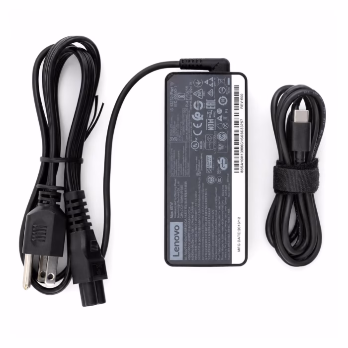 lenovo-adapter-usb-type-c-65w-2 ชุดอะแดปเตอร์ชาร์จโน้ตบุ๊ก Lenovo USB Type-C 65W วางแสดงตัวกล่องอะแดปเตอร์พร้อมป้ายสเปก สาย AC และสาย Type-C