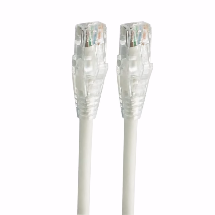 link-cat5e-3m-white-3 หัวต่อ RJ45 แบบใสของสายแลนสำเร็จรูป LINK CAT5e สีขาว ระยะใกล้ แสดงขั้วสัมผัสทองแดงและการเข้าหัวสาย