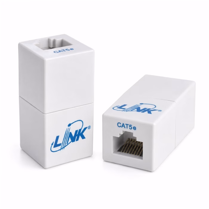 link-cat5e-coupler-us4005-3 ตัวต่อสายแลน LINK CAT5e ตัวเมีย 2 ด้าน สีขาว วางคู่กันแสดงสกรีนโลโก้ LINK และข้อความ CAT5e