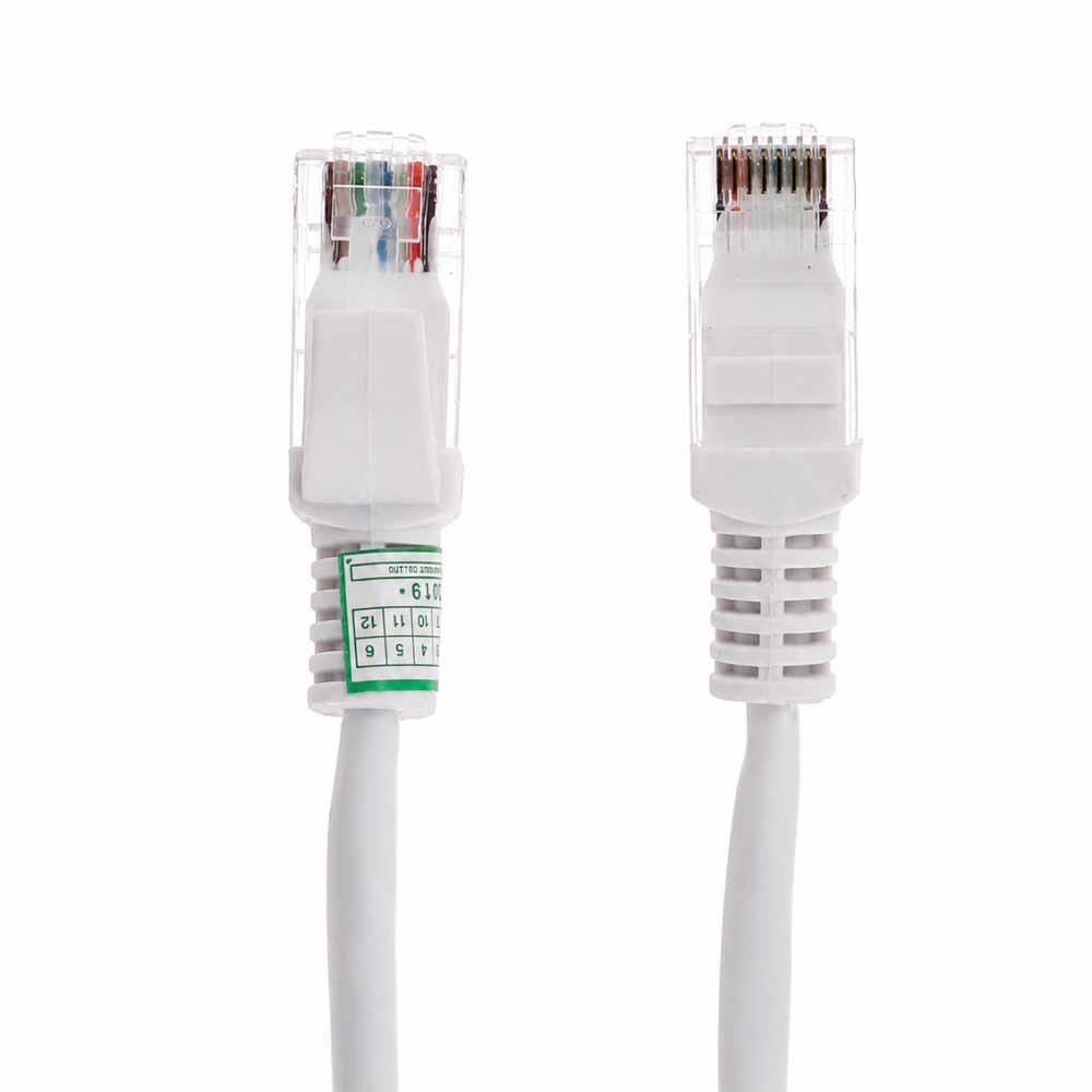หัวต่อสายแลน RJ45 สำเร็จรูป LINK CAT5e สีขาว ระยะใกล้ แสดงขั้วสัมผัสและบูทครอบหัวแลน