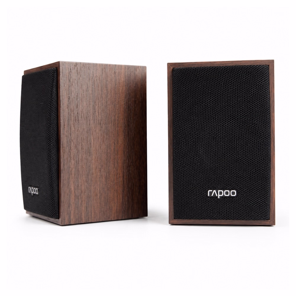 ลำโพงคอมพิวเตอร์ Rapoo A81 ลายไม้สีน้ำตาล มุมมองคู่ด้านหน้าตรง แสดงตู้ไม้และหน้ากากผ้าตาข่ายสีดำ