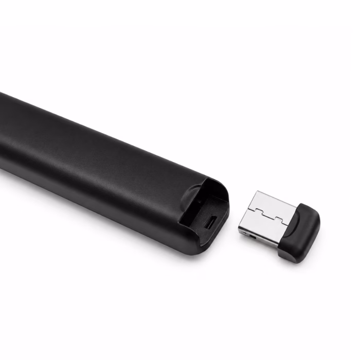 rapoo-xr100-wireless-presenter-3 เจาะลึกส่วนท้ายพอยเตอร์ไร้สาย Rapoo XR100 แสดงช่องเก็บตัวรับสัญญาณ USB Nano Receiver ในตัว
