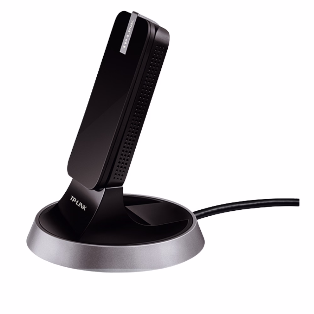 ตัวรับสัญญาณไวไฟ TP-Link Archer T4U AC1200 ขณะเสียบกับแท่นวางทรงกลมตั้งโต๊ะ