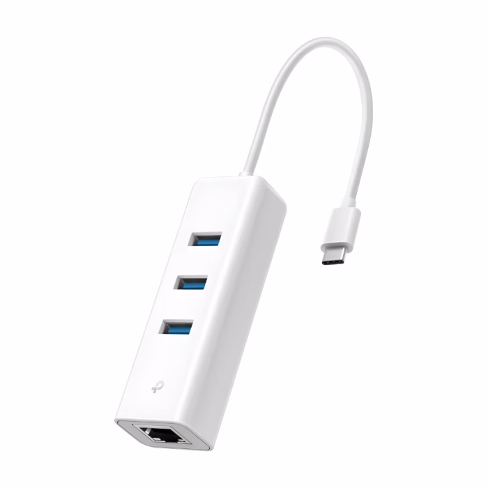 tp-link-ue330c-type-c-3-port-hub-3 อุปกรณ์แปลงสัญญาณ Type-C เป็น USB 3.0 และ Gigabit LAN TP-Link UE330C มุมเฉียง แสดงพอร์ต Ethernet ด้านล่าง