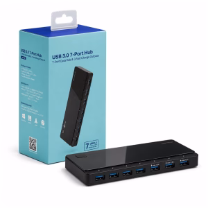 tp-link-uh700-usb-3-0-7-port-hub-black-1 ยูเอสบีฮับ 7 พอร์ต TP-Link UH700 USB 3.0 สีดำ วางคู่กับกล่องบรรจุภัณฑ์สีฟ้า