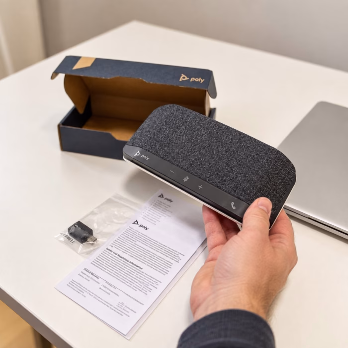 การแกะกล่องสปีกเกอร์โฟน HP Poly Sync 10 อุปกรณ์ในกล่อง คู่มือการใช้งาน และหัวแปลง USB Adapter