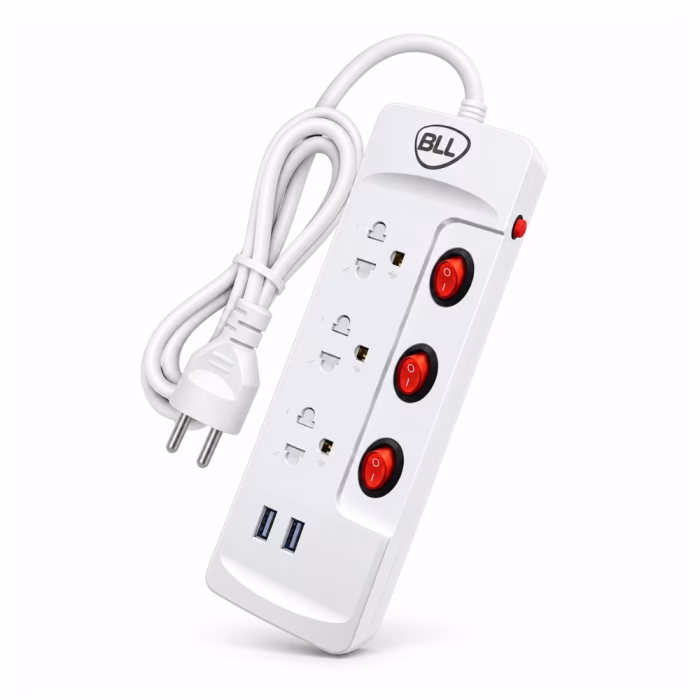 bll-b15-3way-3m-power-strip-3 รางปลั๊กพ่วง BLL B15 สีขาว มุมมองสามมิติเฉียง โชว์ 3 ช่องเสียบมีม่านนิรภัย 3 สวิตช์แยก 2 พอร์ต USB และปุ่มเบรกเกอร์ตัดไฟด้านข้าง