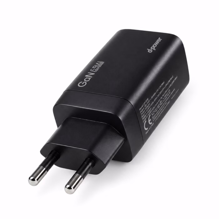 หัวชาร์จ D-power AG-66 GaN 65W มุมมองด้านหลัง โชว์ขาปลั๊ก 2 ขากลม Thailand Plug และฉลากสเปกการจ่ายไฟมาตรฐานสากล