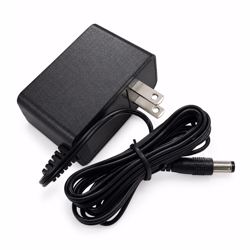 อะแดปเตอร์กล้องวงจรปิด Dahua 12V 1A รุ่น DH-PFM320-010US มุมมองสามมิติเฉียง บอดี้สีดำพร้อมสายไฟและหัวแจ็ค DC