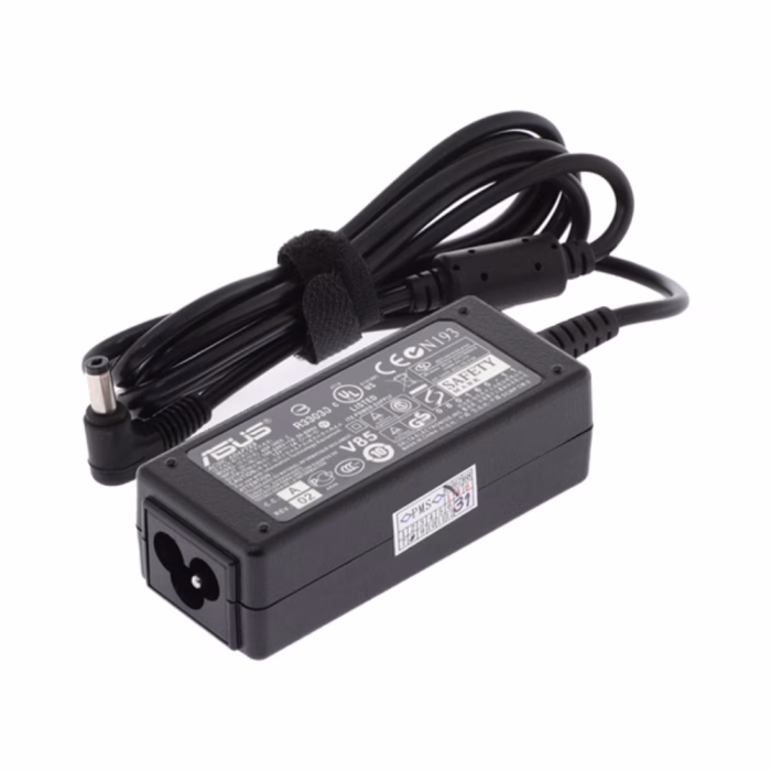 อะแดปเตอร์โน้ตบุ๊ก Asus 12V 3A แบรนด์ PowerMax มุมมองสามมิติ โชว์ช่องเสียบไฟ AC 3 พิน และสายไฟพร้อมแกนเฟอร์ไรต์